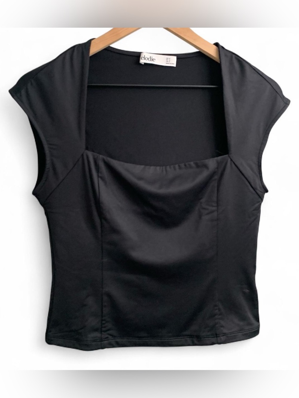 NWT Elodie Black Cap Sleeve Scoop Neck‎ Top size Medium